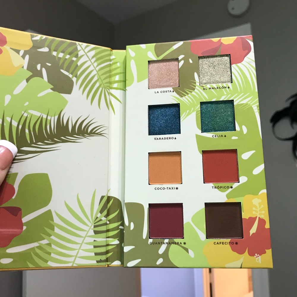 Alamar Cosmetics Palette! Never Been Used/Touched!